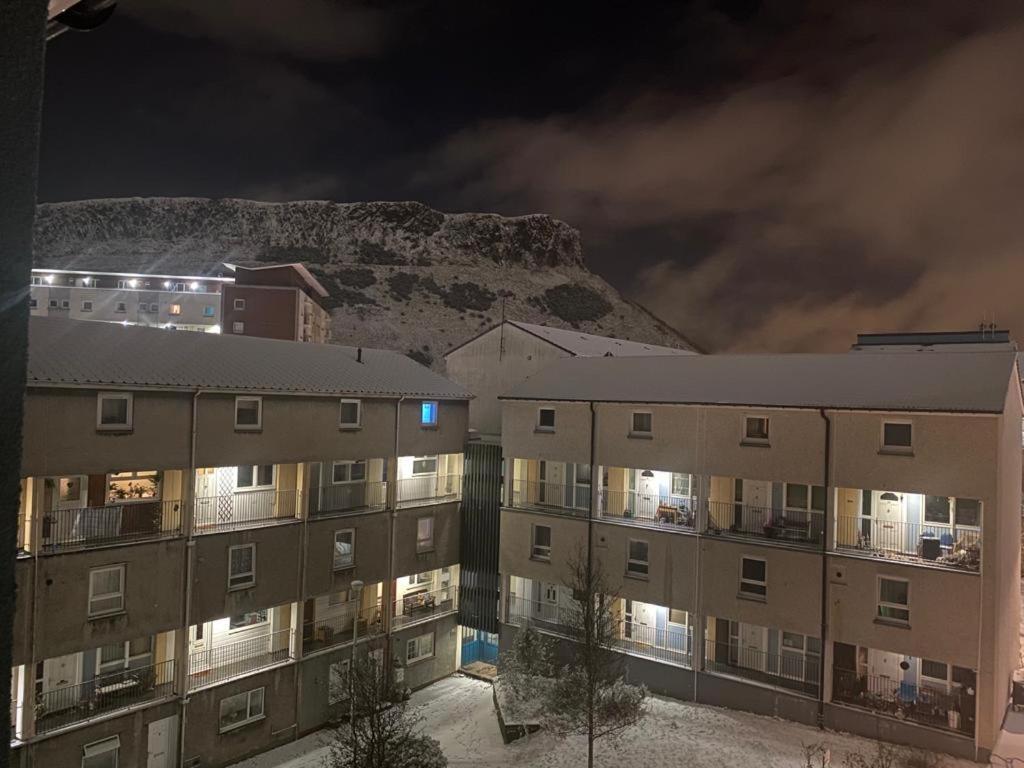 Holyrood Central Apartment Edinburgh Exterior photo